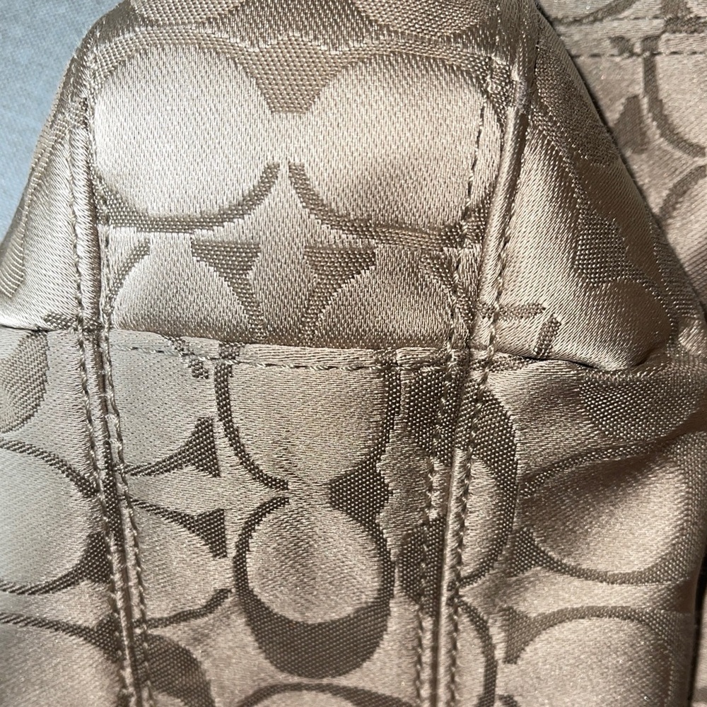 Coach Signature Brown and Cream Shoulder Bag - Picture 6 of 8